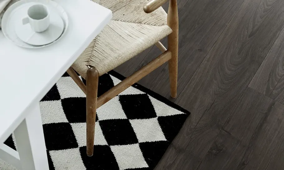 Pergo Visby Black Pepper Oak — ลามิเนตแบล็ค เปปเปอร์ โอ๊ก